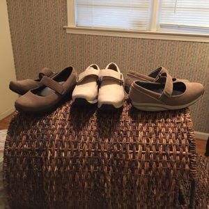 MBT women’s size 9 shoes